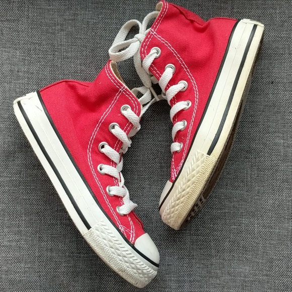 Converse  kids red high tops - Picture 3 of 7